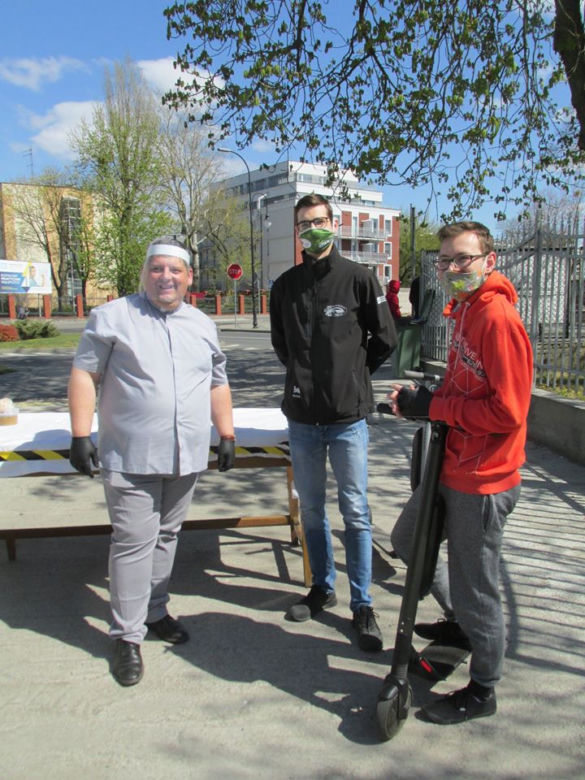 Koronawirus w Płocku. Są jeszcze darmowe maseczki! Na pomoc mogą też liczyć bezdomni! [ZDJĘCIA]