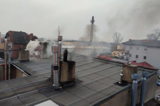 Zakaz starych kominków i pieców już obowiązuje. Marszałek: chodzi o zdrowie mieszkańców