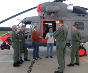 Uratowani żeglarze podziękowali pilotom