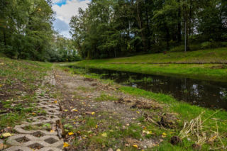 Fosa w forcie Bema w Warszawie niemal wyschła. Urzędnicy uspokajają, eksperci alarmują