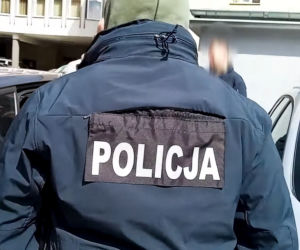 Szturm na dom mordercy! Miał zabić ojca i 44-latkę [ZDJĘCIA]