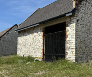 Zespół zabytkowych stodół w Żarkach