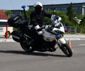 Białystok. Szkolenie policyjnych motocyklistów