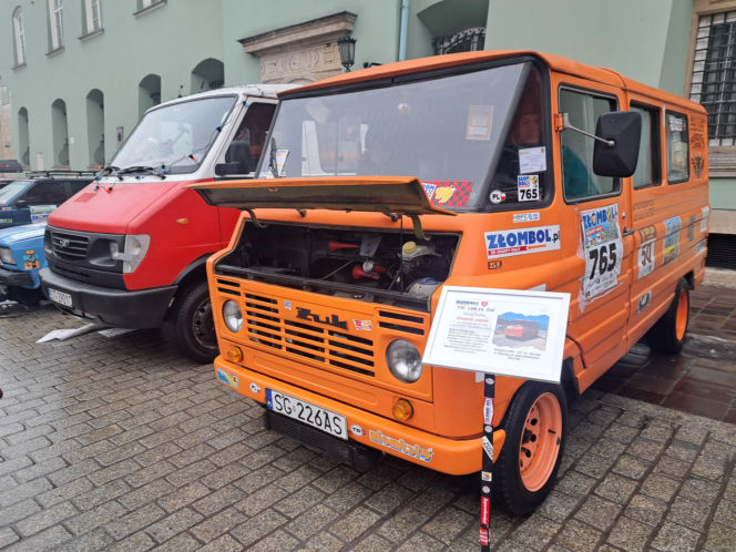 34. finał WOŚP w Krakowie. Legendarne pojazdy ZŁOMBOL na Małym Rynku