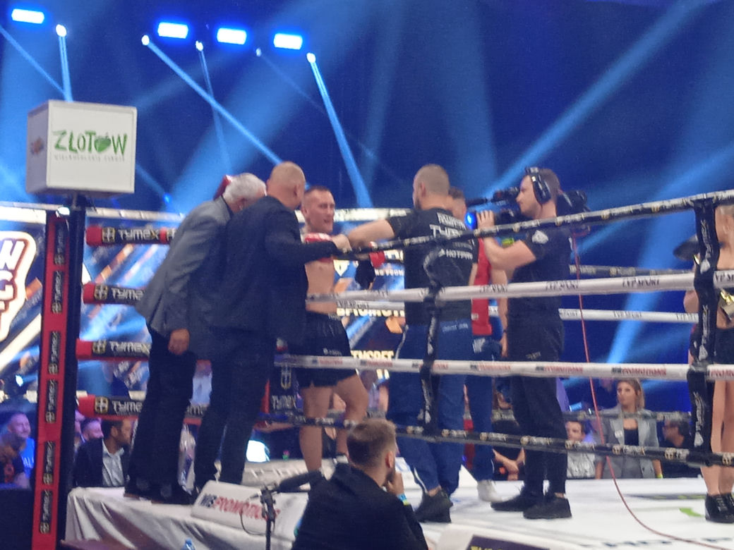 Złotów Boxing Night za nami. Emocjonujące pojedynki rozgrzały Złotów