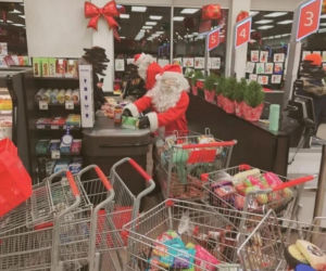 Święty Mikołaj i elfy okradły supermarket! Szokujące wideo