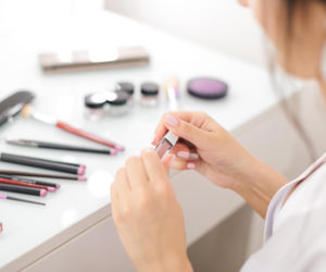 Ten zawód wraca po latach. Ma szansę stać się hitem w branży beauty