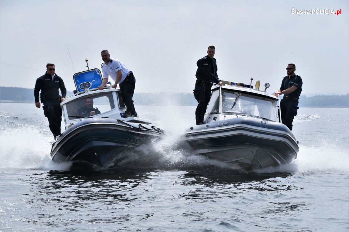 Czy to Miami Vice? Nie, to policyjni wodniacy z woj. śląskiego rozpoczęli sezon [ZDJĘCIA]
