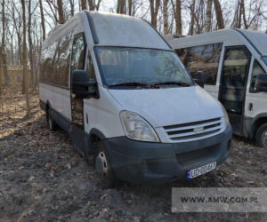 Nowe przetargi Agencji Mienia Wojskowego. Do zgarnięcia Honker, autobus, a nawet karetka!