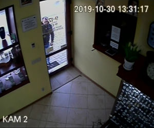 Napad na sklep jubilerski w Szubinie! Policja ściga tych mężczyzn [ZDJĘCIA] 