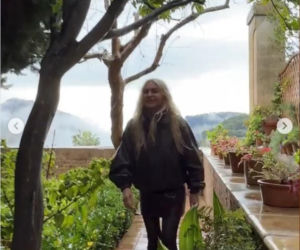 Tak nie wygląda przeciętna 69-latka! Olejnik zachwyca formą w mini