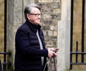 Były ambasador aresztowany, chodzi o Epsteina. Kim jest Mandelson?