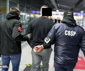 Szef mafii tytoniowej w rękach policji! Poszukiwany przez Interpol Tomasz M. sprowadzony do Polski.