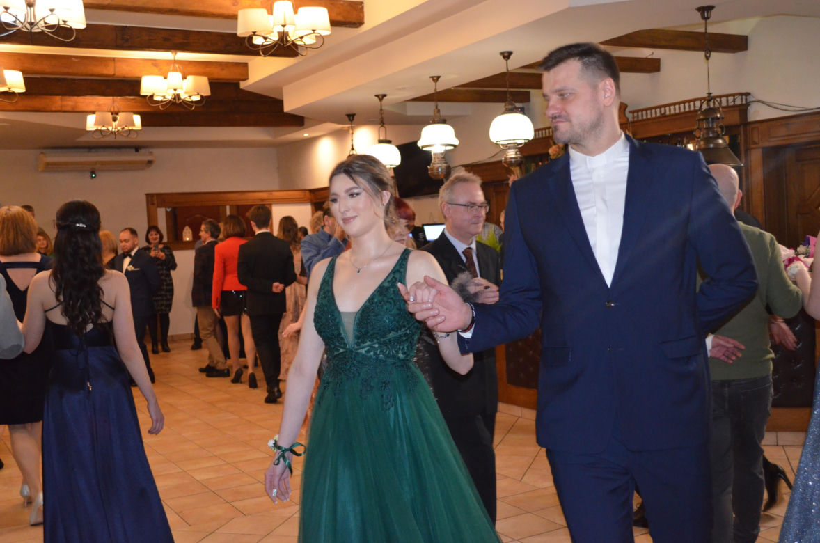 Za STO dni matura. Bal Społecznego Liceum STO w Starachowicach