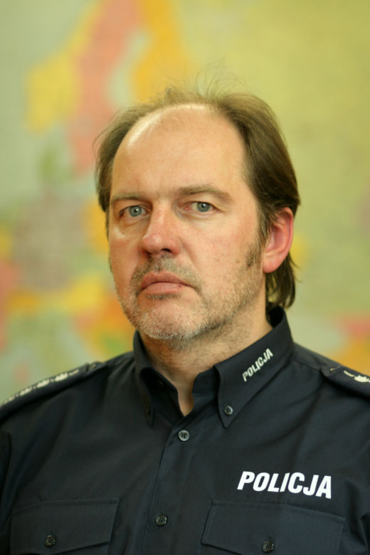 Policja zarobki