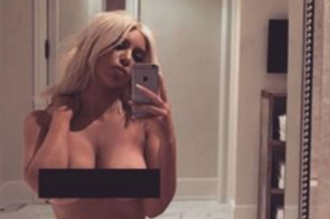 Kardashian nago po porodzie