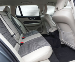Volvo V60 Momentum Pro B4 FWD AT8