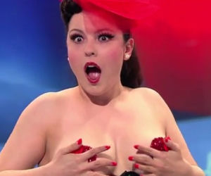 MAM TALENT 5, odc. 1. BETTY Q. pokaże PIERSI i pobudzi Marcina PROKOPA