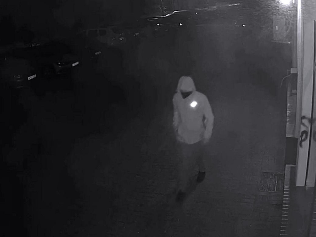 Ktoś zniszczył budynek w Toruniu. Policja szuka sprawców