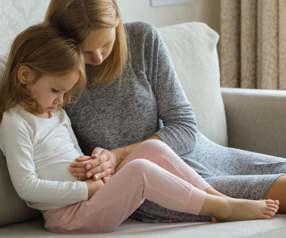 Jelitówka u dziecka? Trzy popularne mity, które mogą pogorszyć sytuację