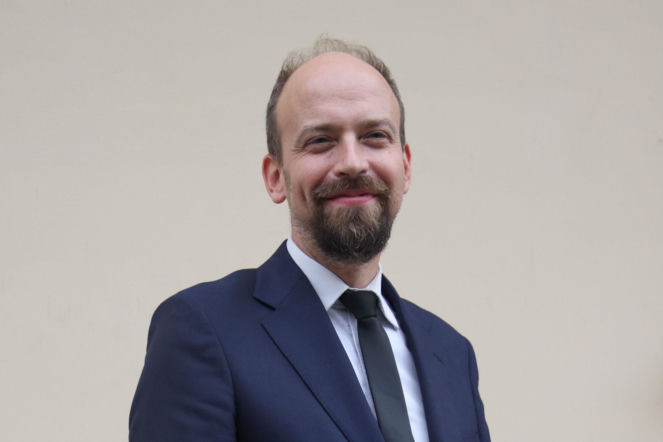 Tusk poparł Monikę Piątkowską w Krakowie. Hoffman podważa jej niezależność! „Twarze …