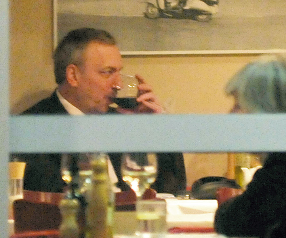 Minister kultury nie umie pić wina