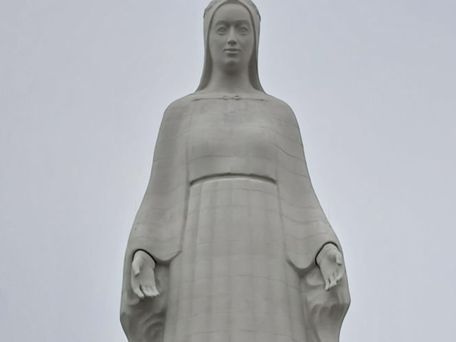 Gigantyczna figura prawie gotowy! 55-metrowa Maryja już przyciąga tłumy. "Robi wrażenie"