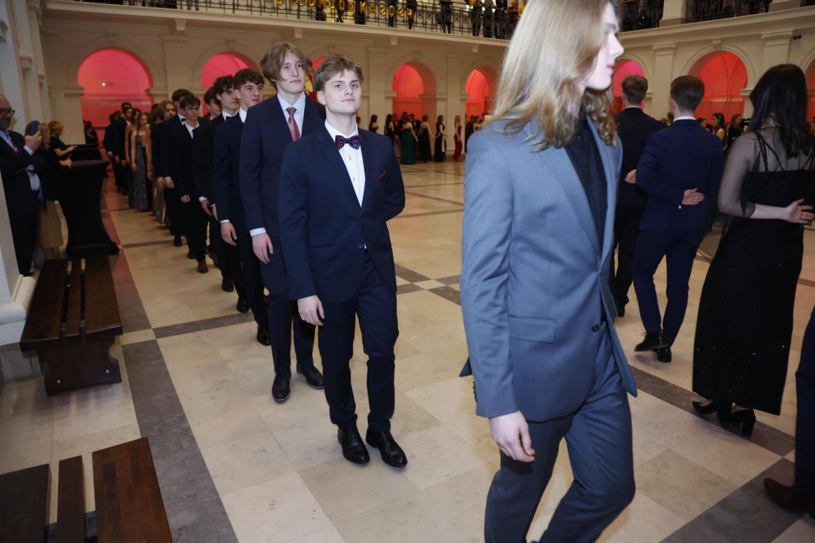 Studniówka 2024 XXXVII LO im. Jarosława Dąbrowskiego - zdjęcia
