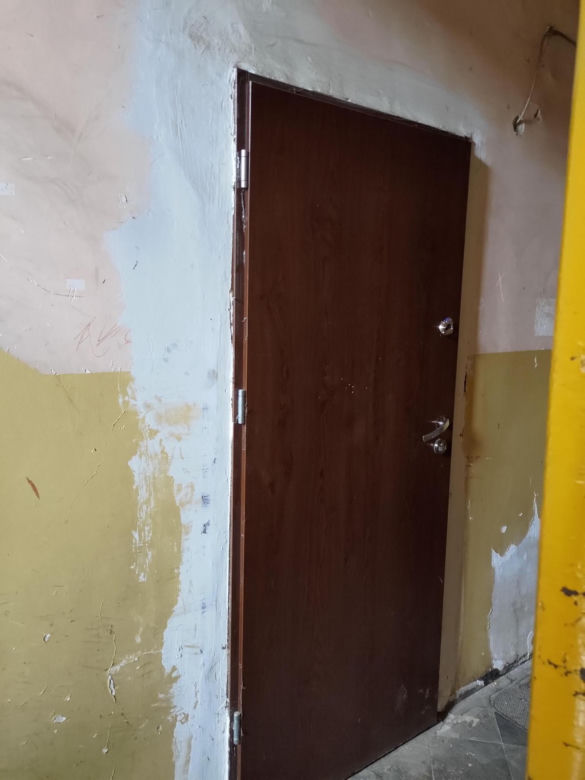 Horror na imprezie. Krystian został znienacka skatowany. Bandzior skakał mu po głowie