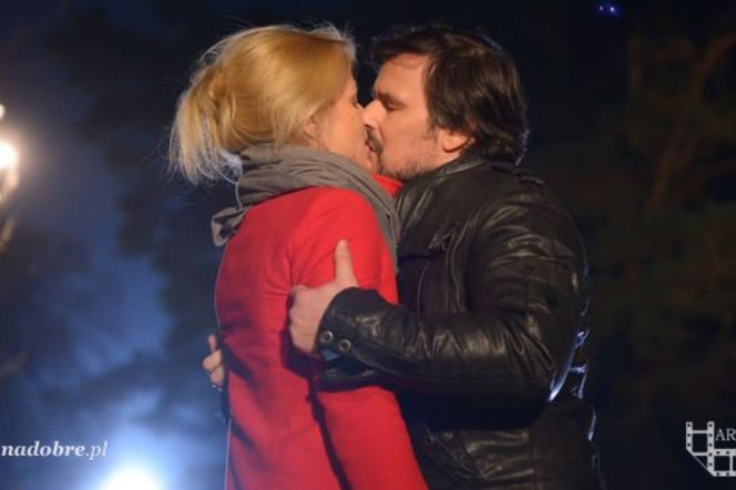 NA DOBRE i NA ZŁE odc. 513. Agata Woźnicka (Emilia Komarnicka), Witek Latoszek (Bartosz Opania)