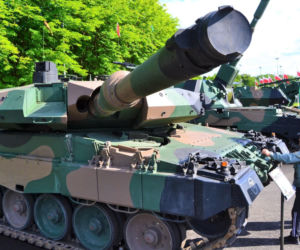 Piknik militarny przed Stadionem Śląskim