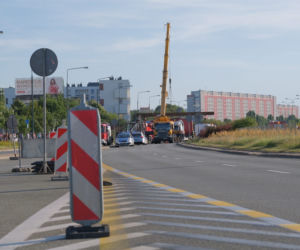 Kolejna ciężarówka rozbiła się przed wiaduktem