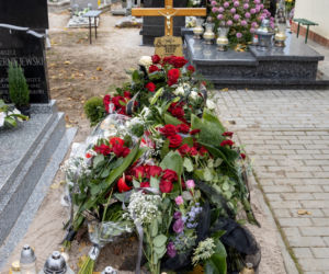 Pochowali arcybiskupa ukradkiem