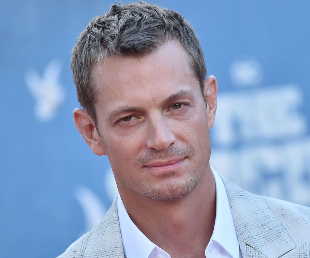 ChatGPT pomógł Joelowi Kinnamanowi przygotować się do roli w Kobietach niedoskonałych