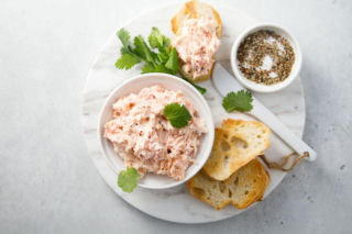 Tę pełną smaku i białka pastę robię z 2 składników. Idealna do pieczywa i jako przekąska