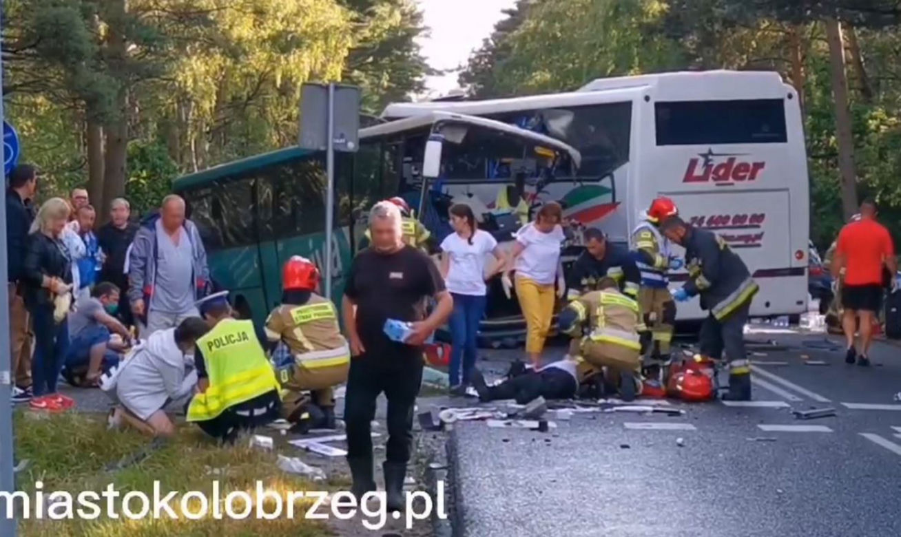 Zderzenie dwóch autkarów w Dźwirzynie pod Kołobrzegiem