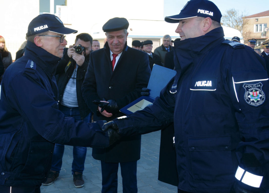 Nowa siedziba policjantów w Raczkach. Na otwarciu był Zieliński [ZDJĘCIA]