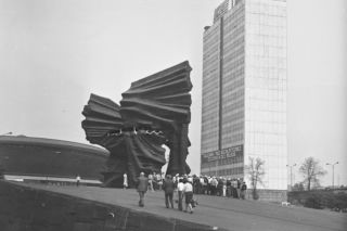 Katowice w PRL. Zobacz, jak wyglądało miasto. Wyjątkowe zdjęcia [GALERIA]
