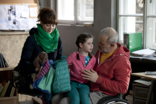 Sama słodycz odcinek 10. Marianna (Adriana Kalska), Benedykt (Krzysztof Stelamszyk), Ola (Oliwia Kupczyński)