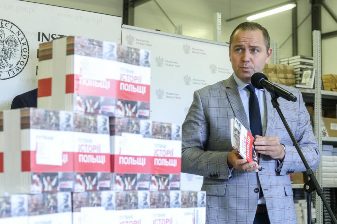Styl Rafała Trzaskowskiego i Karola Nawrockiego