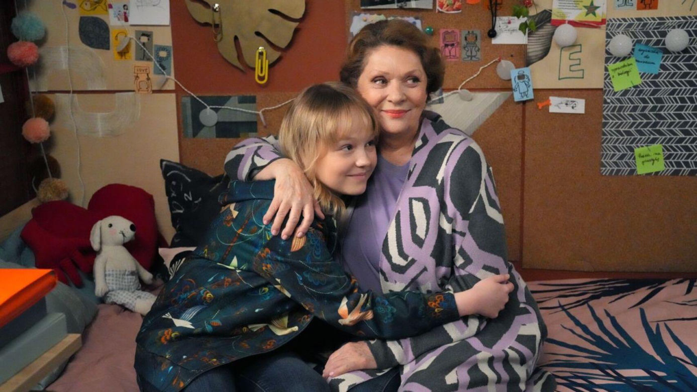 Barwy szczęścia odc. 3225. Emilka (Jessica Frankiewicz), Józefina Rawiczowa (Elżbieta Jarosik)