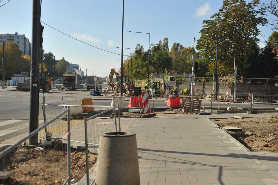 Kierowcy mają dość rozkopanej Woli. Z korka wjeżdżają w kolejny korek 