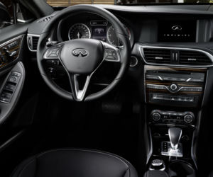 Infiniti Q30