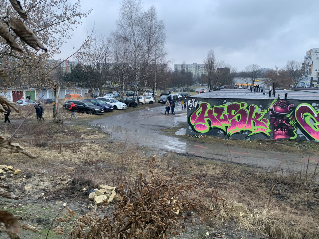 Mecz Zagłębia sparaliżował Sosnowiec.  Na ulicach wokół stadionu wytworzyły się ogromne korki, kibice nie mają gdzie parkować