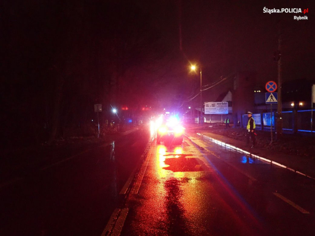 Wypadek z udziałem pieszego na ul. Zebrzydowickiej w Rybniku 