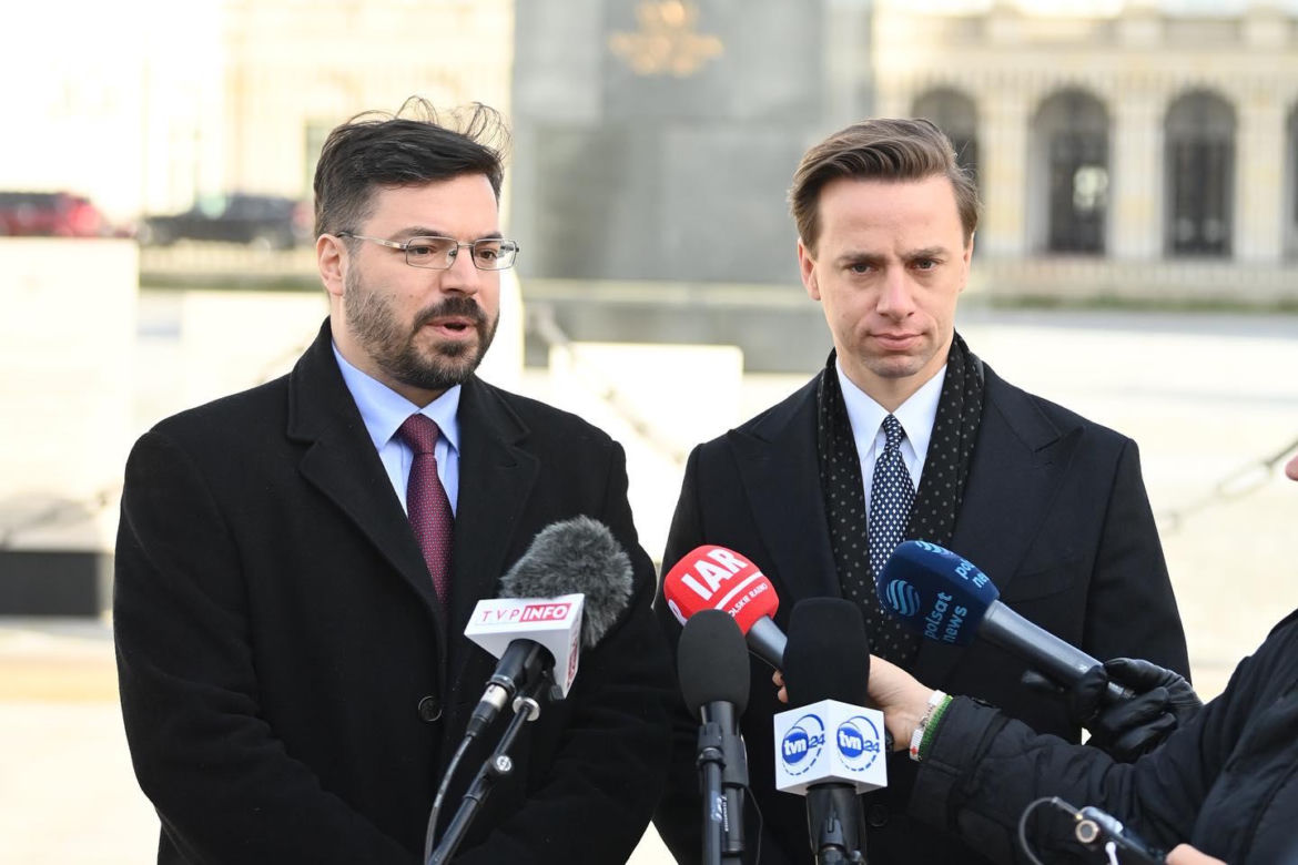 Wicemarszałek Sejmu Krzysztof Bosak i szef klubu Konfederacji Stanisław Tyszka spotkali się dziś z prezydentem Andrzejem Dudą w Pałacu Prezydenckim