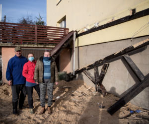 Ciężarówka wjechała w nasz dom, zniszczyła dwa samochody