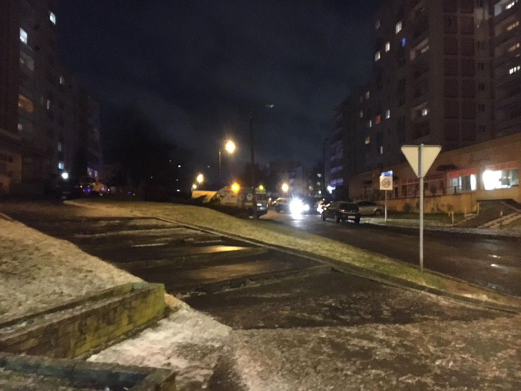 Ulica zapadła się pod samochodami