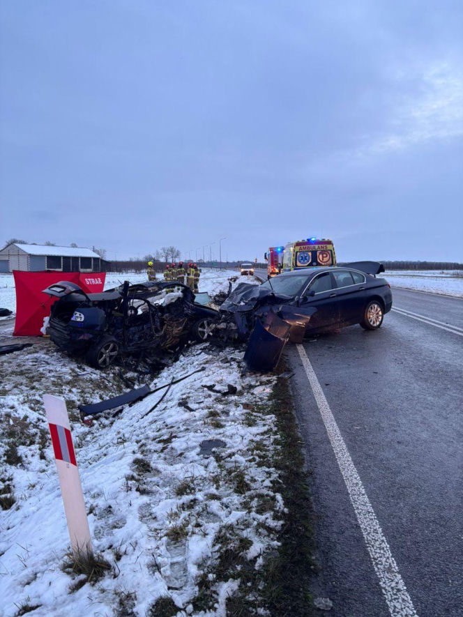 Czołowe zderzenie w Emilcinie. Zginął 34-letni kierowca seata