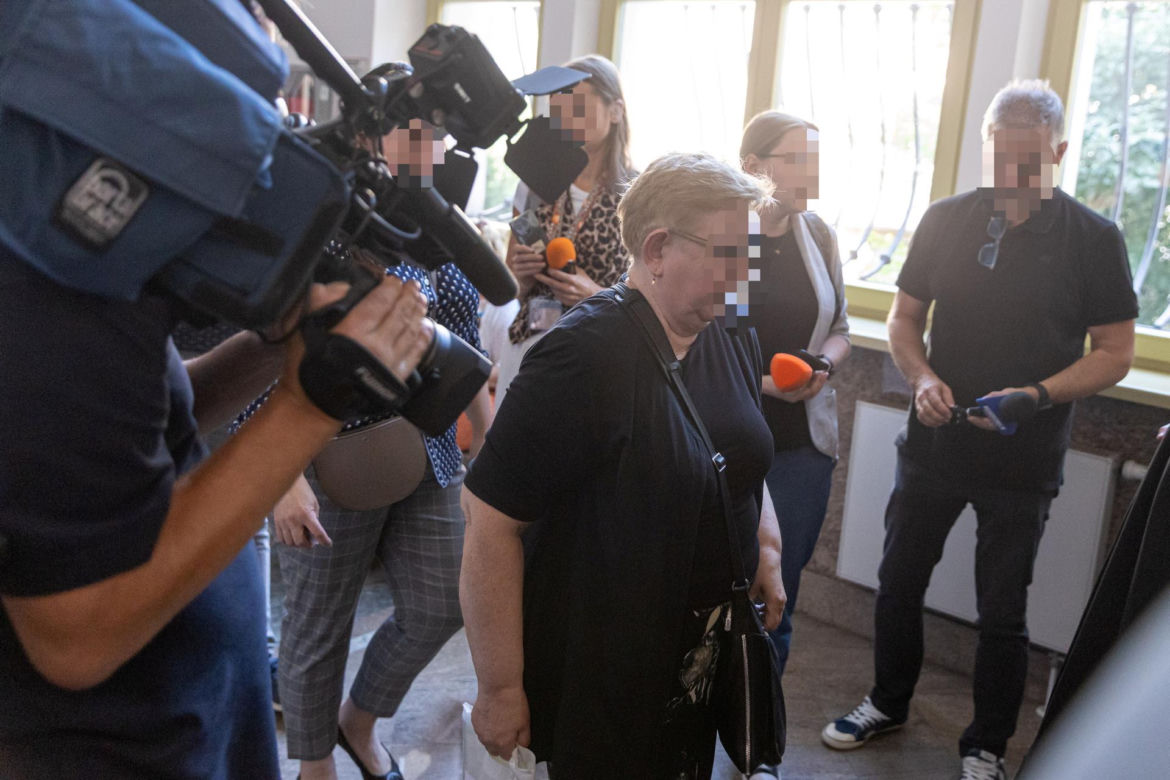 Podeszła do babci, przytuliła i dźgnęła ją nożem. Ruszył proces 19-letniej Antoniny